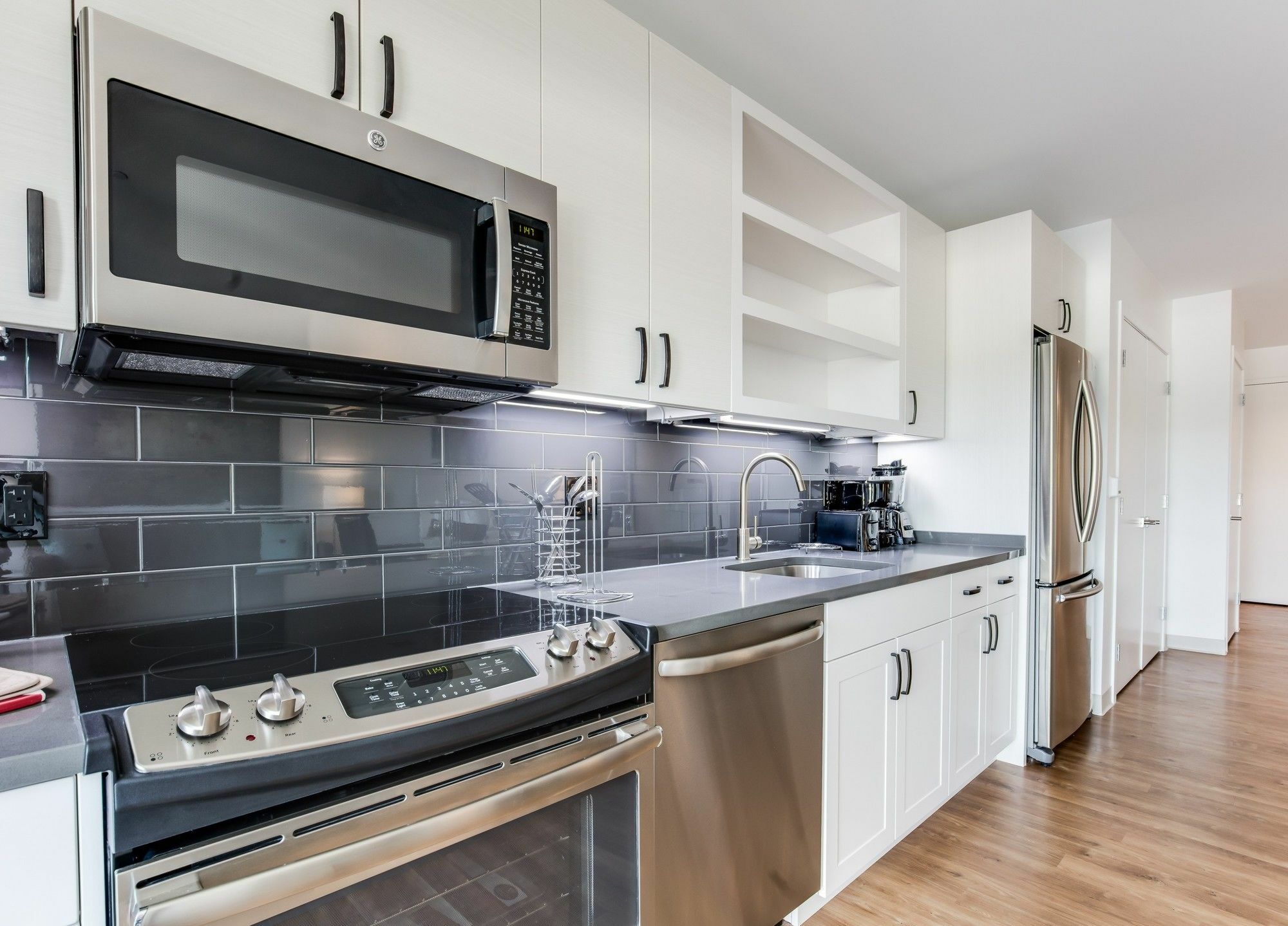 Global Luxury Suites Longwood Medical Бруклин Екстериор снимка